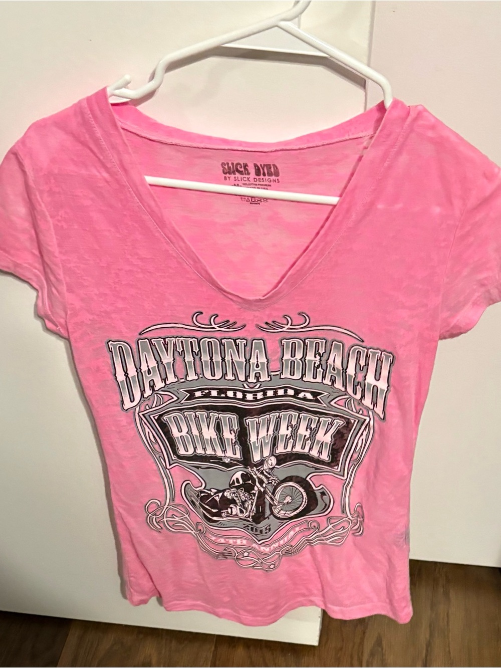 Slick Designs Daytona Beach Bike Week Pink V-Neck Tee